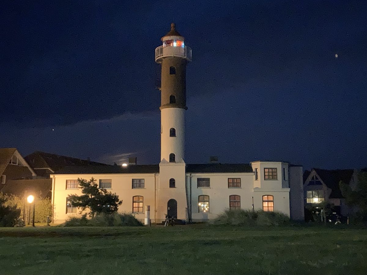 Leuchtturm Timmendorf bei Nacht